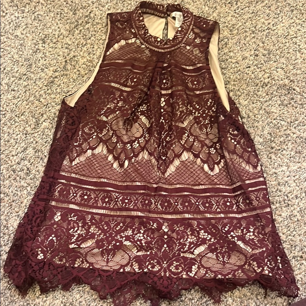 Elegant Lace Sleeveless Top - Burgundy